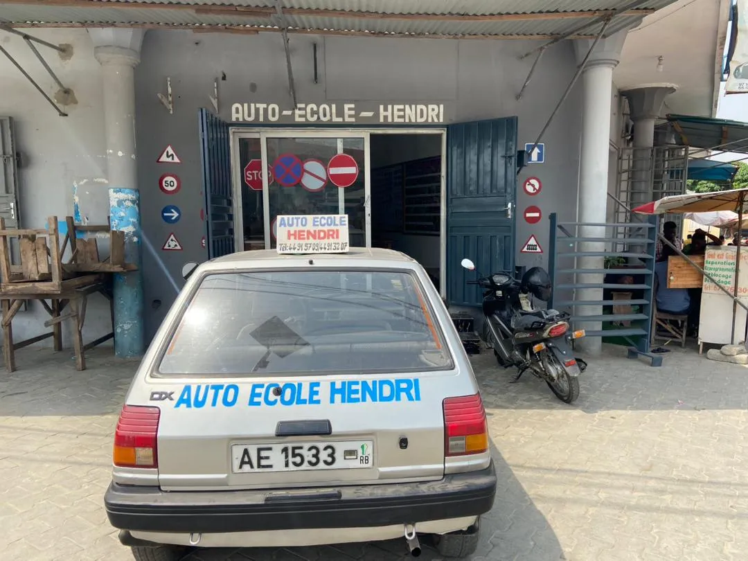 Véhicule auto-école